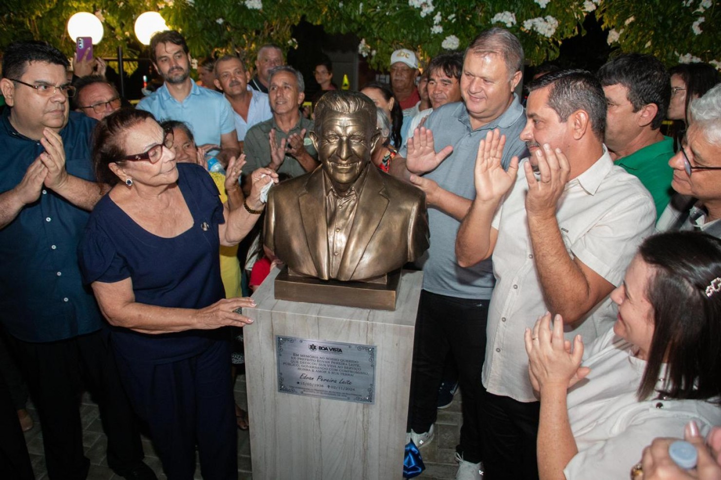 Busto de Edvan Leite é inaugurado em cerimônia marcada por homenagens em Boa Vista